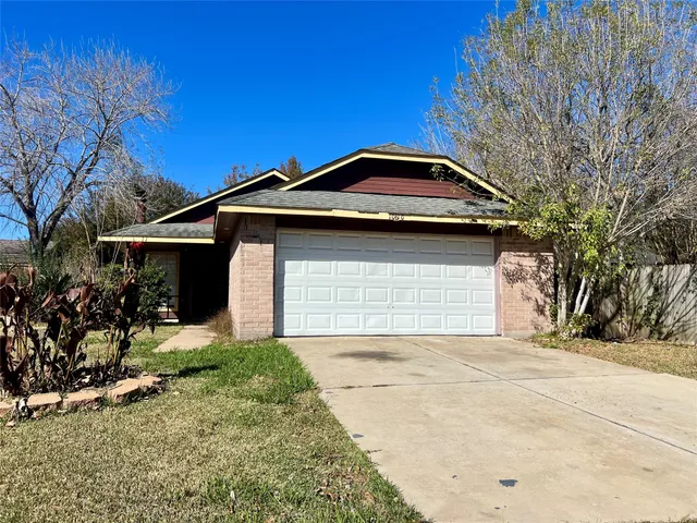 $1,750 | 10610 Sandy River Drive, Sugar Land, TX 77498