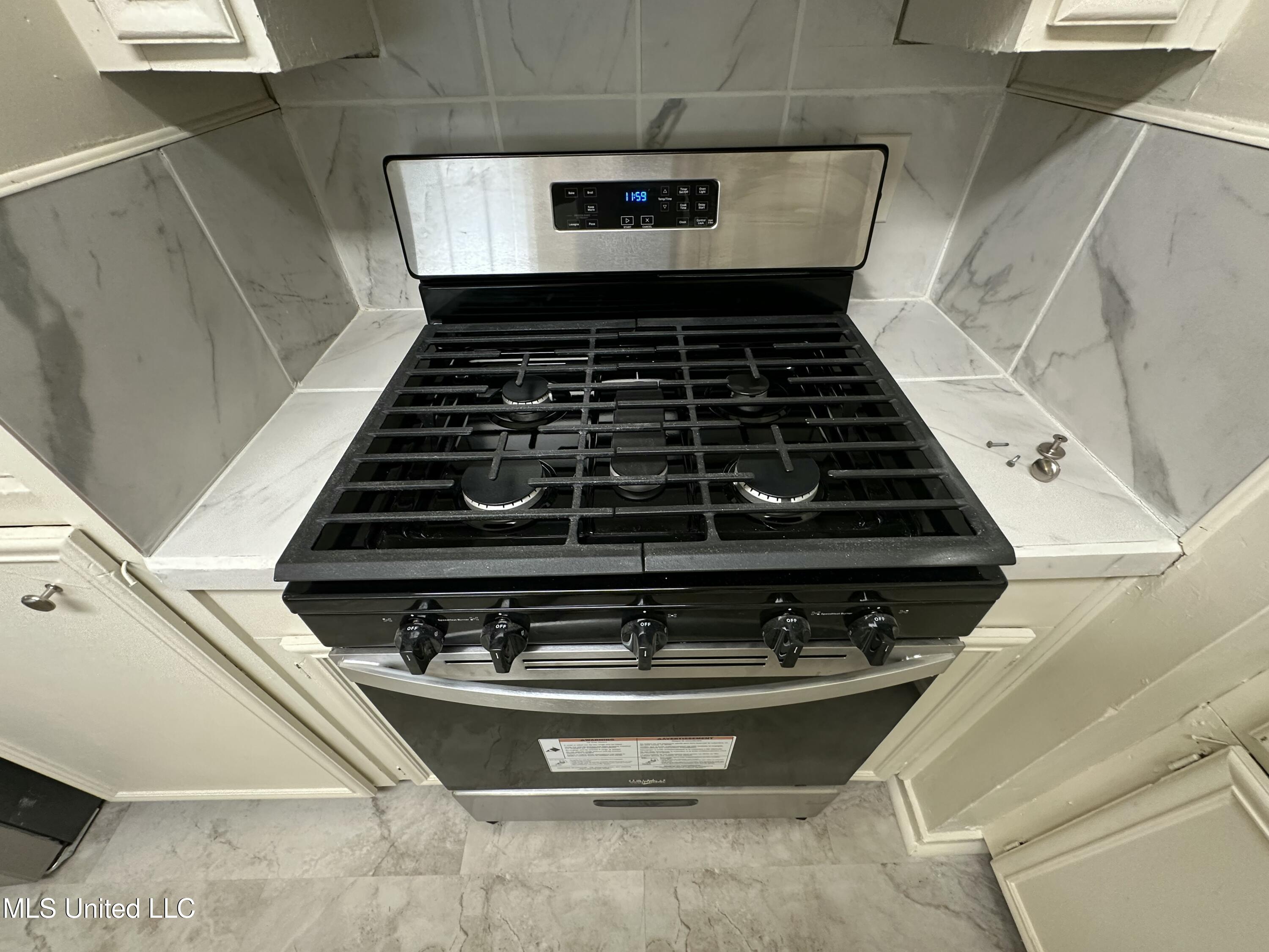 2835 Glenderry Street Jackson, MS 39212 - Photo 13 of 41 IMG_3651