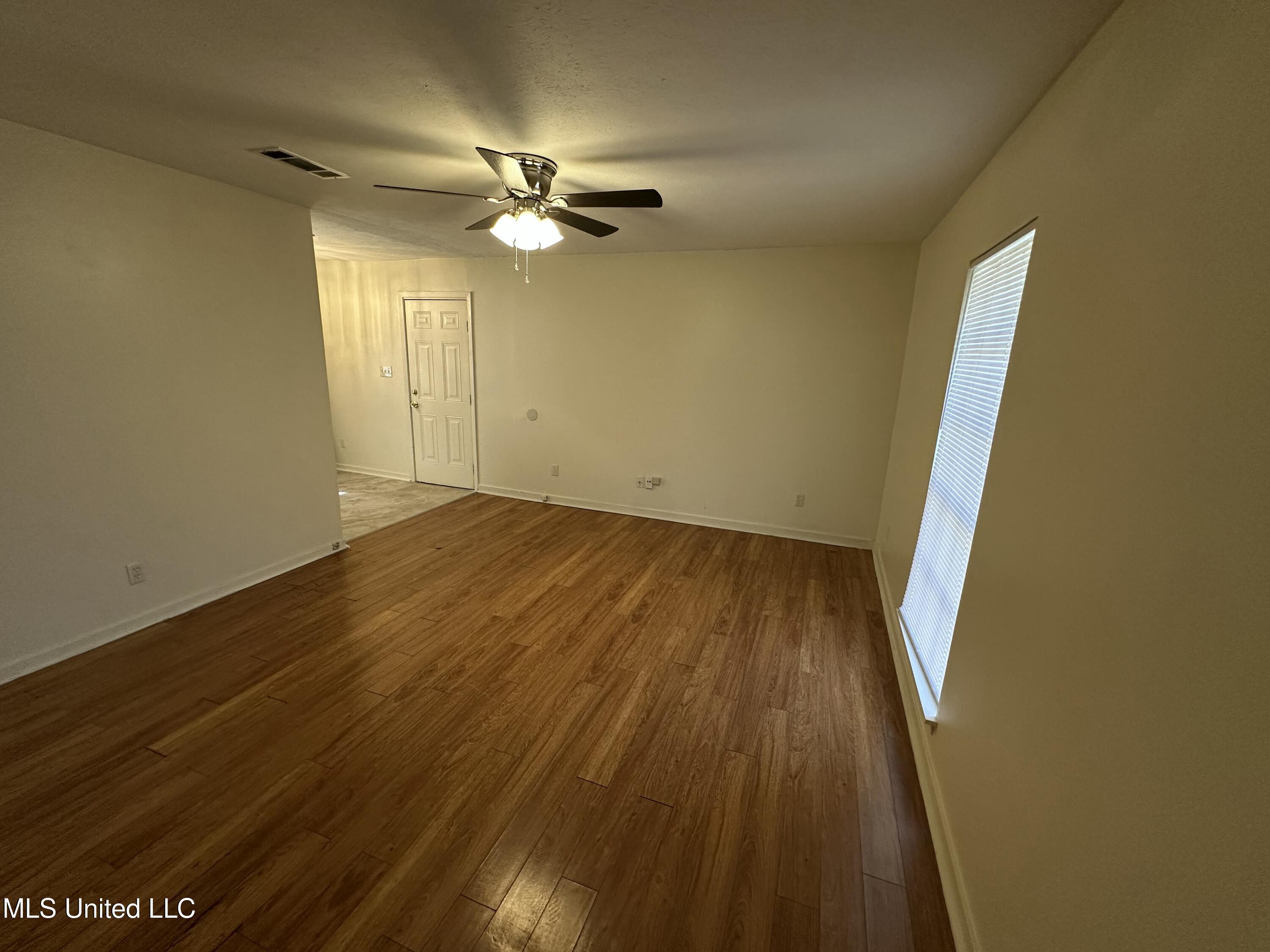 2835 Glenderry Street Jackson, MS 39212 - Photo 3 of 41 IMG_3696