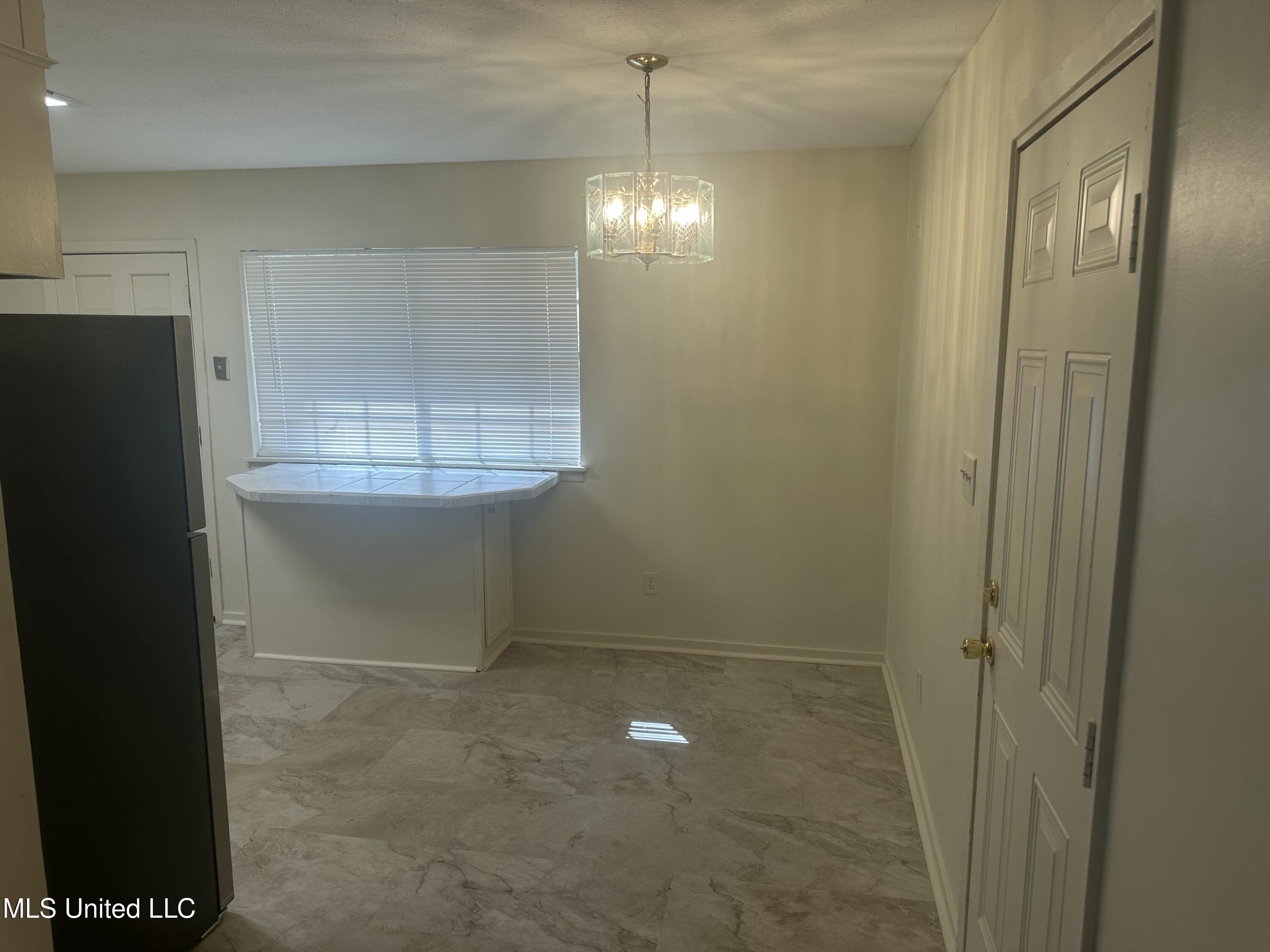 2835 Glenderry Street Jackson, MS 39212 - Photo 5 of 41 IMG_3641