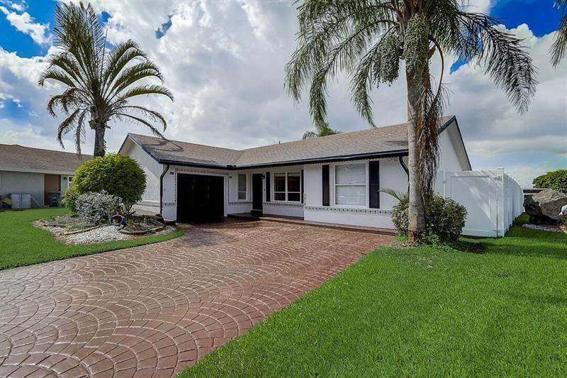 9387 Richmond Circle Boca Raton, FL 33434 - Photo 2 of 15 Photo 2