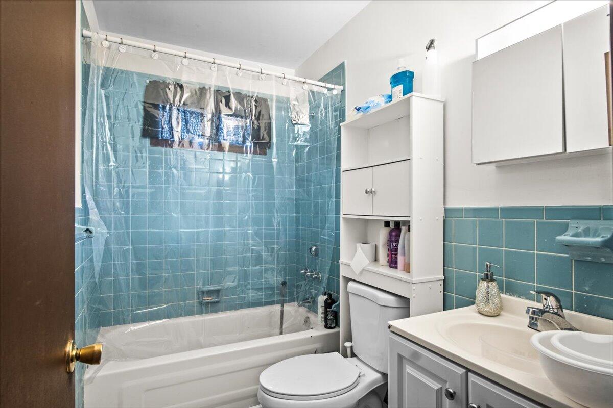 3 Property Package Tobyhanna, PA 18466 - Photo 19 of 25 a bathroom with a sink toilet and shower