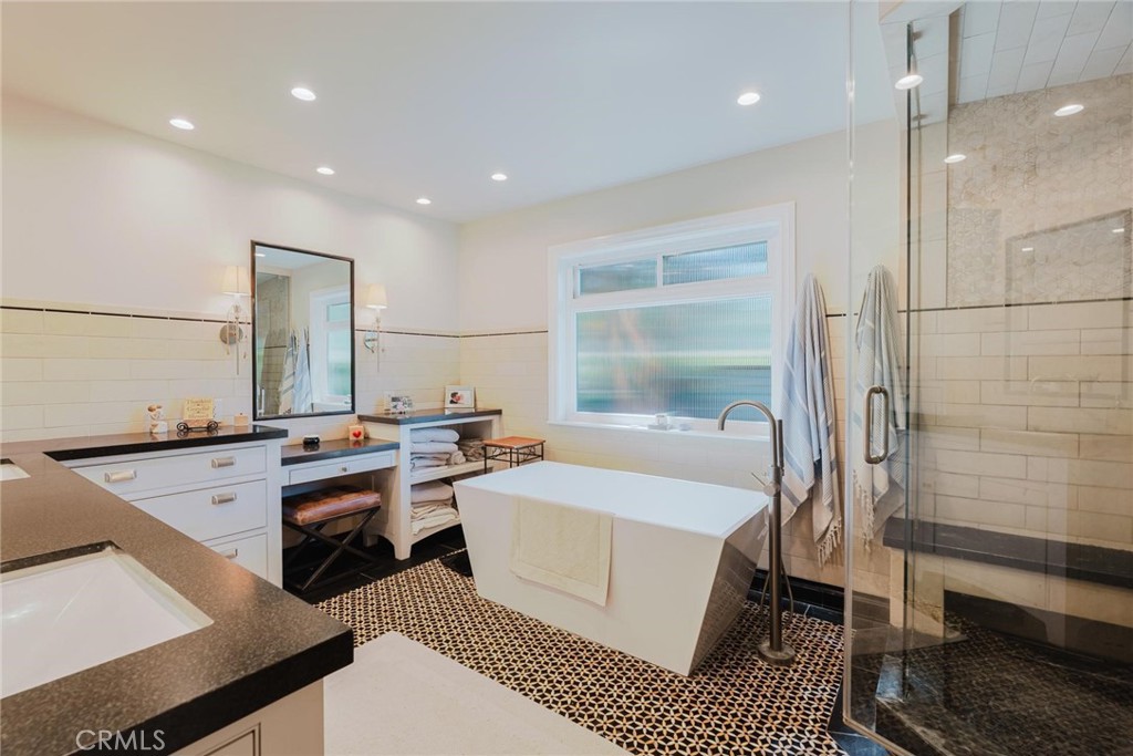 24713 Choke Cherry Lane Newhall, CA 91321 - Photo 16 of 68