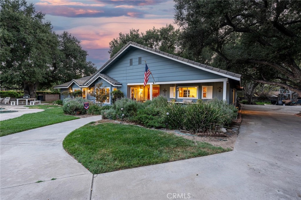 24713 Choke Cherry Lane Newhall, CA 91321 - Photo 5 of 68