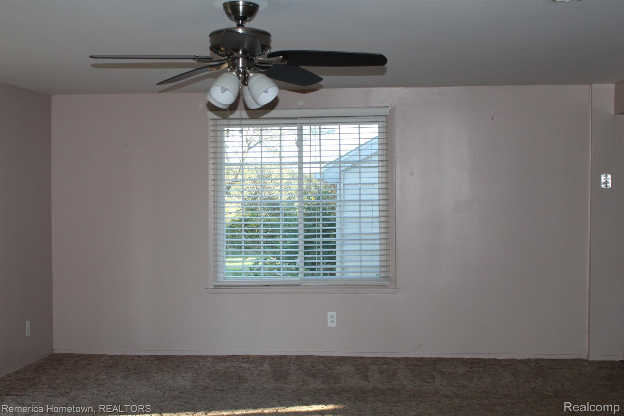 1063 Millville Road Lapeer, MI 48446 - Photo 7 of 38 Family room