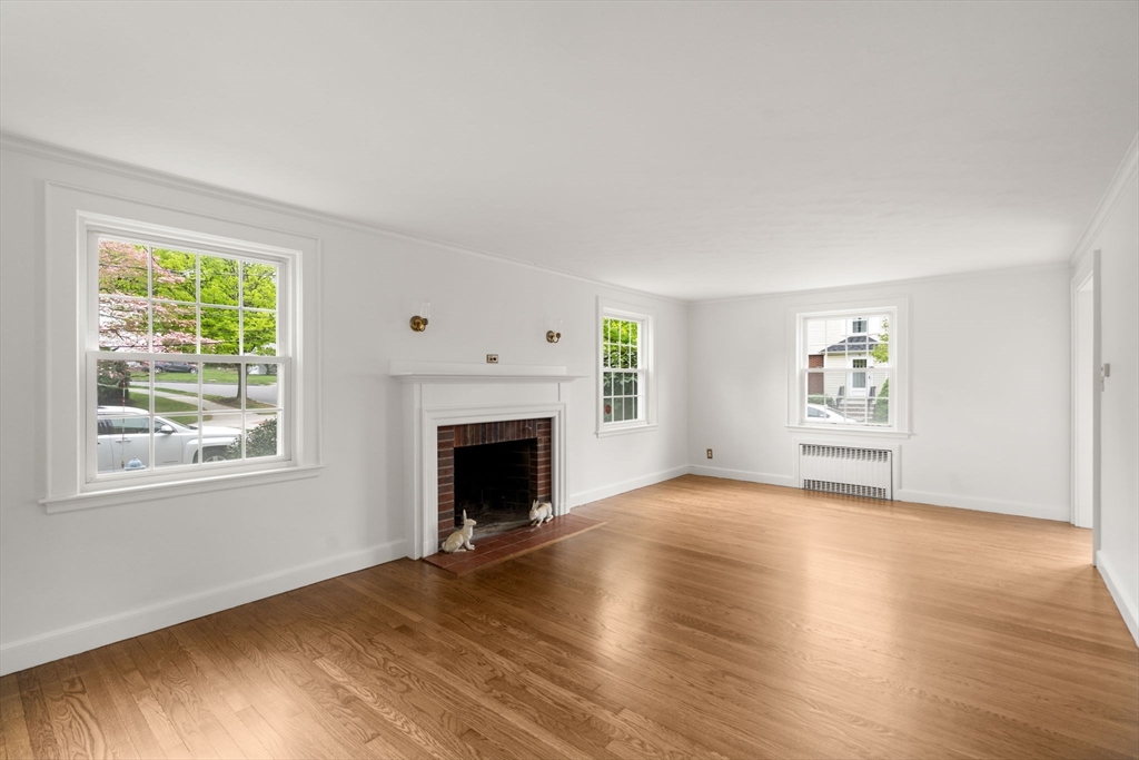 10 Magnolia Road Milton, MA 02186 - Photo 5 of 21