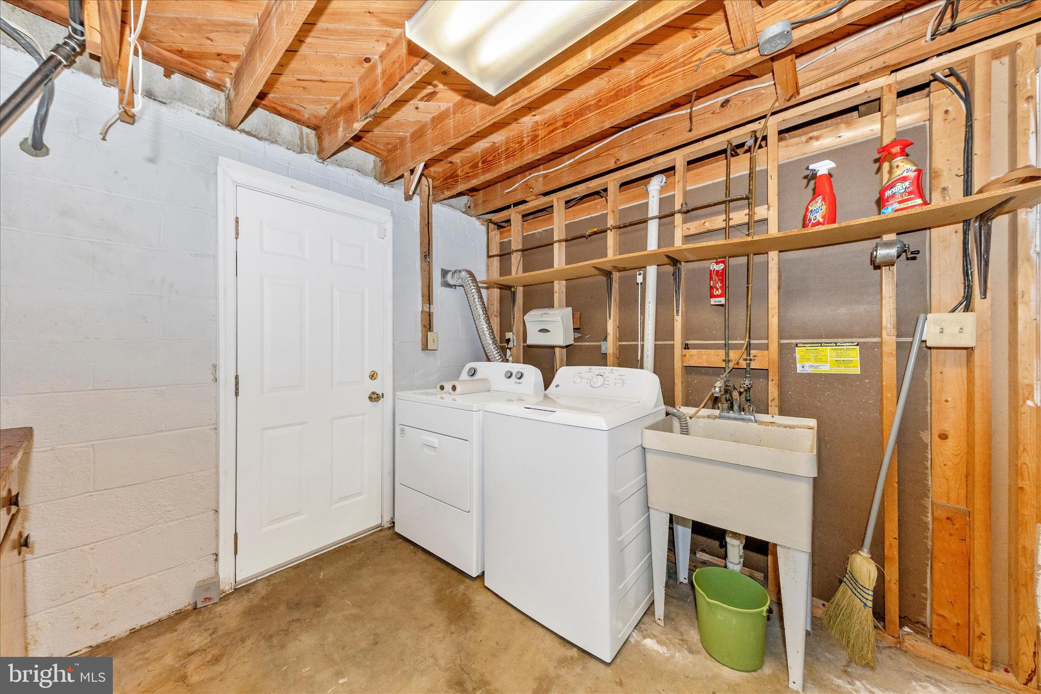 11802 Pittson Road Silver Spring, MD 20906 - Photo 40 of 50 a utility room with dryer and washer