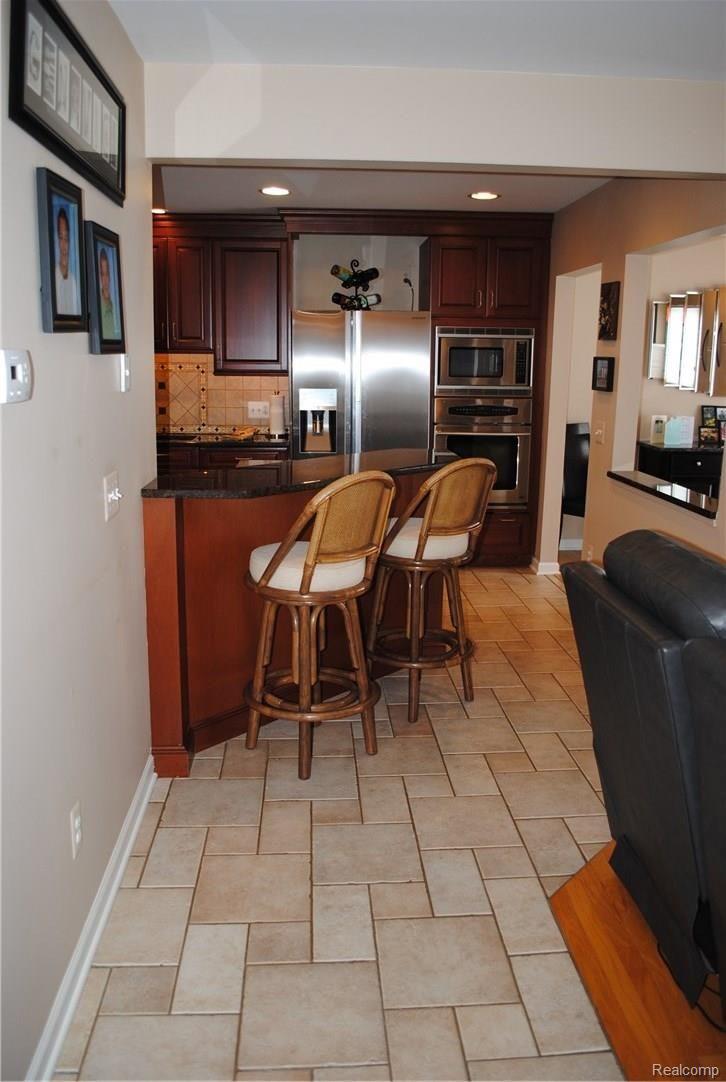 667 Camden Court Rochester, MI 48307 - Photo 3 of 34 Walk to Kitchyen.JPG