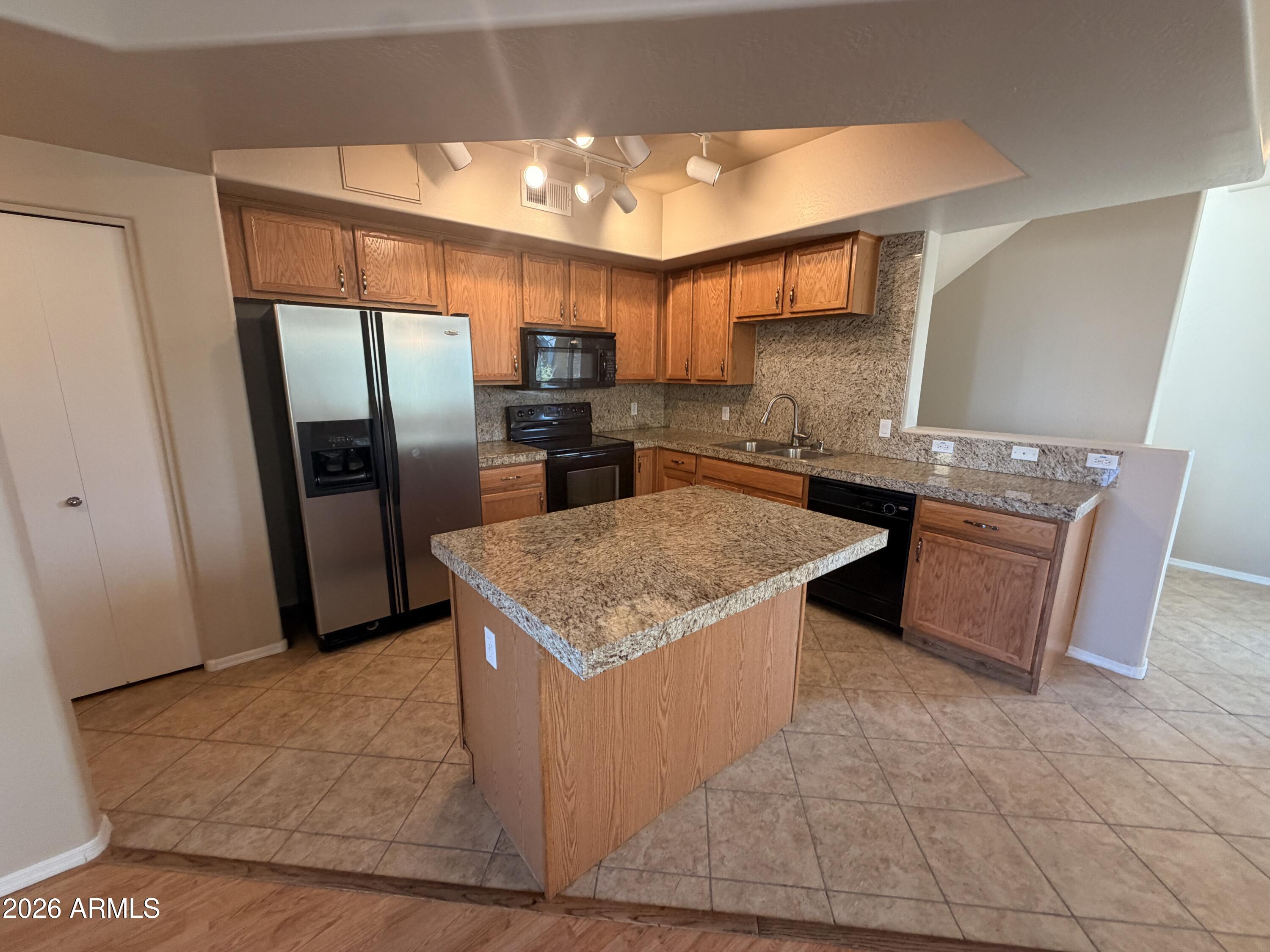 3250 West Greenway Road, Unit 148 Phoenix, AZ 85053 - Photo 10 of 25