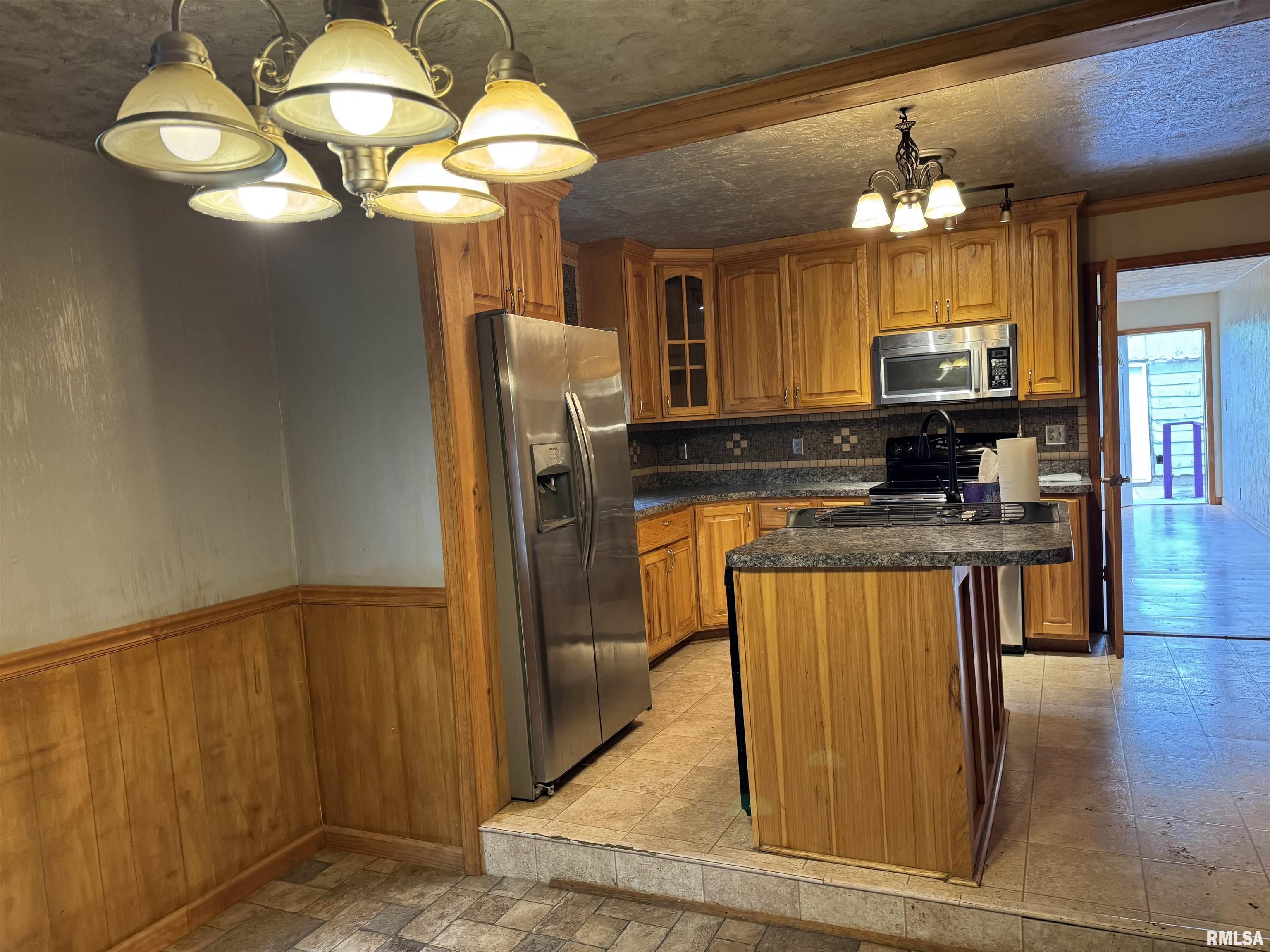 313 Central Avenue St. David, IL 61563 - Photo 5 of 19