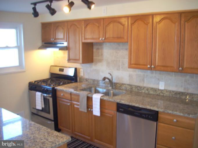 951 Bayner Road Essex, MD 21221 - Photo 14 of 21 Kitchen