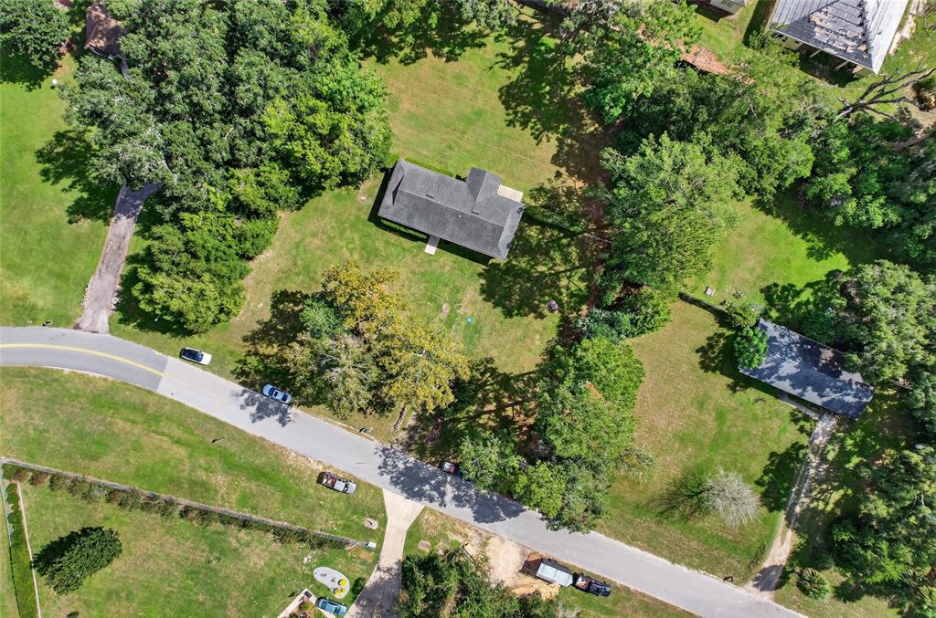 6401 Southwest 78th Street Gainesville, FL 32608 - Photo 28 of 29 a view of a back yard with plants