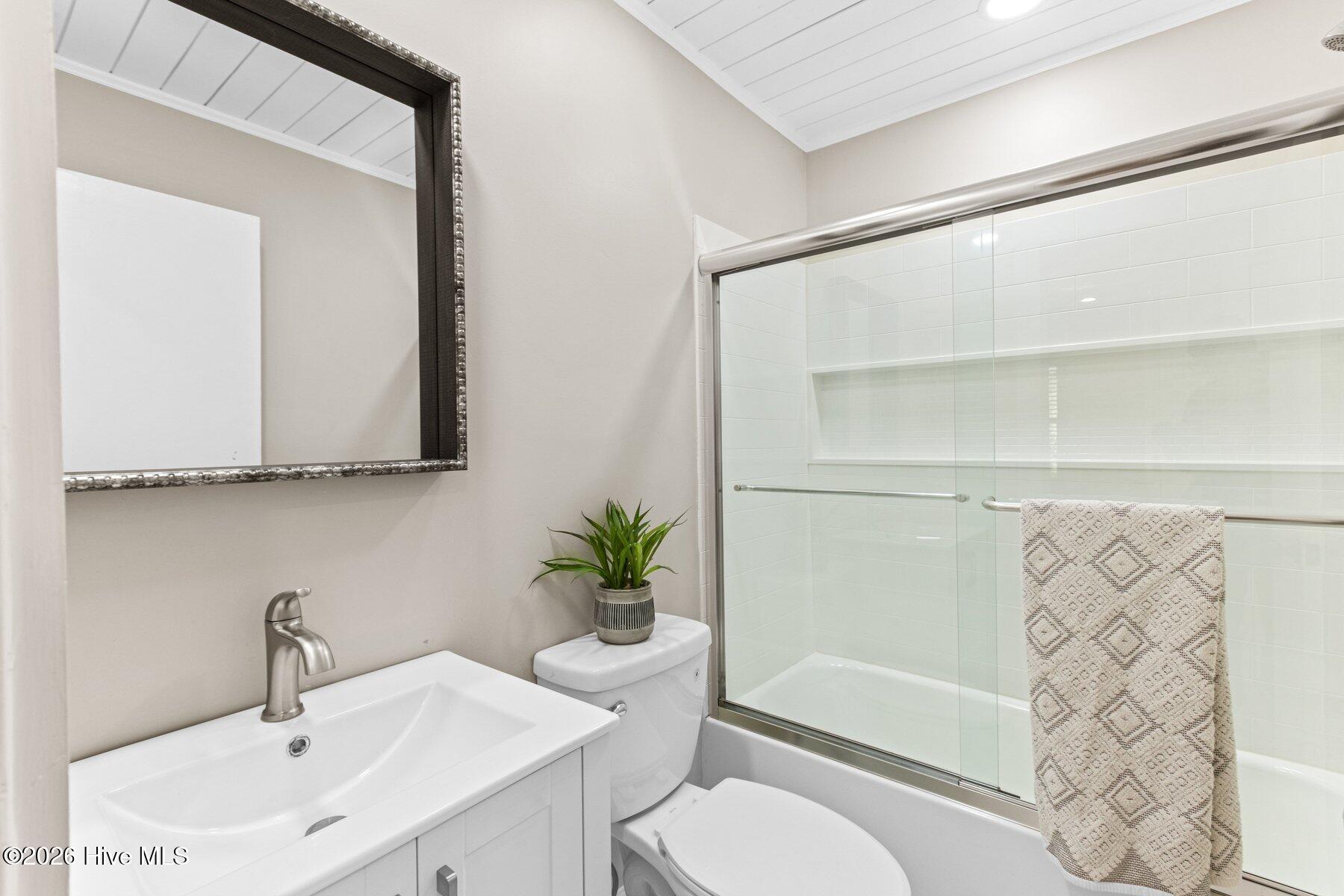 101 Kingston Road Wilmington, NC 28409 - Photo 13 of 47 guest bath