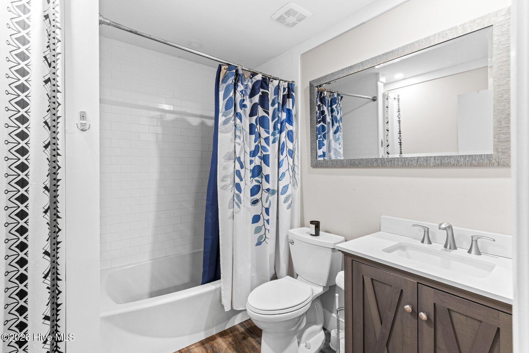 101 Kingston Road Wilmington, NC 28409 - Photo 38 of 47 Apartment bathroom