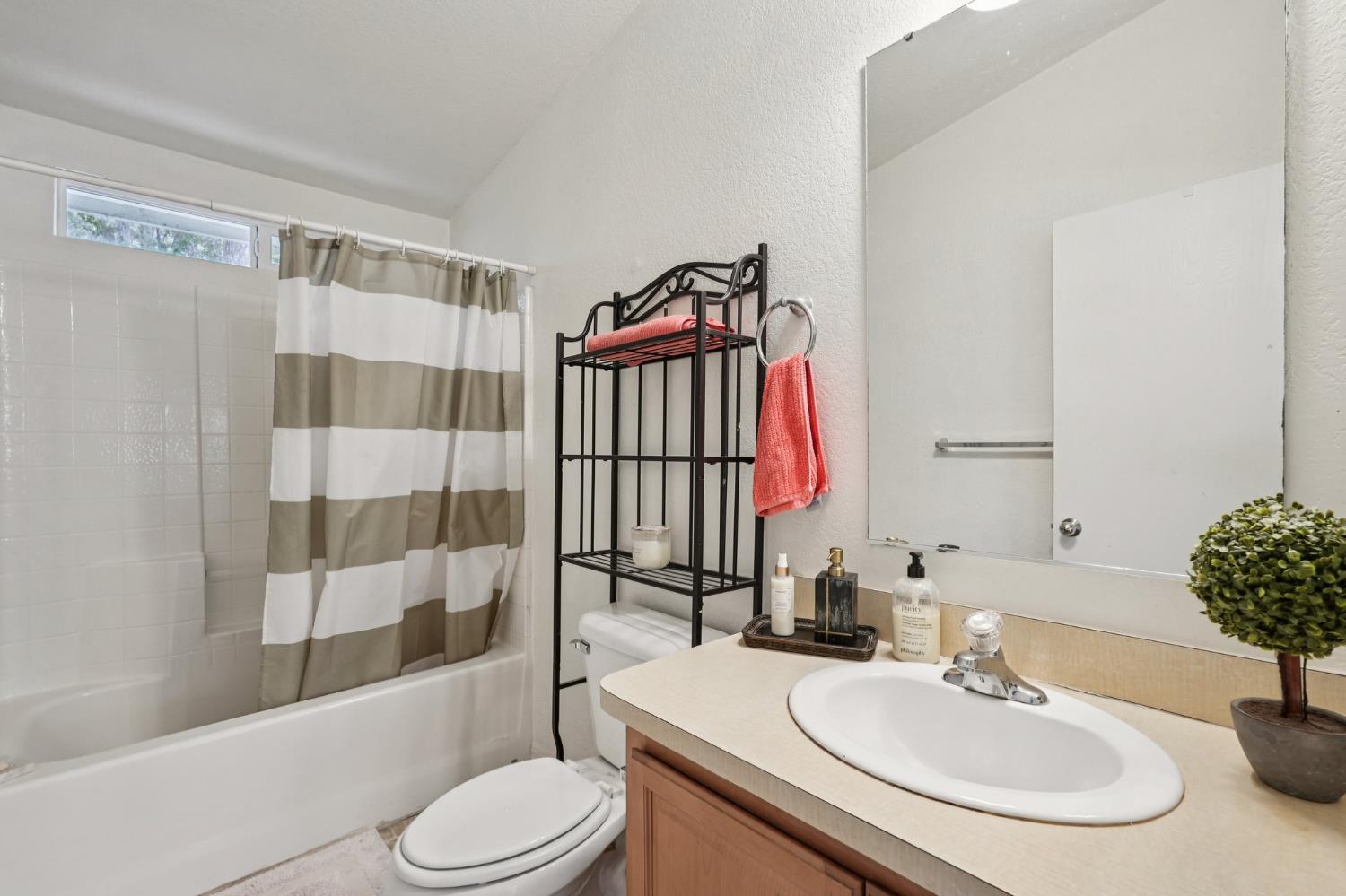 626 Sinclair Court Applegate, CA 95703 - Photo 12 of 24