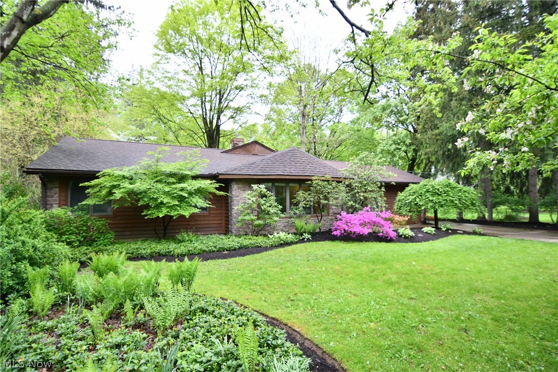 828 Brunsdorph Road Fairlawn, OH 44333 - Photo 2 of 35