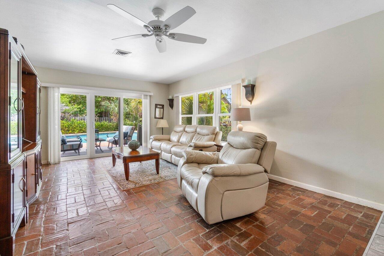 425 Northwest 11th Street Boca Raton, FL 33432 - Photo 12 of 34 Family Room