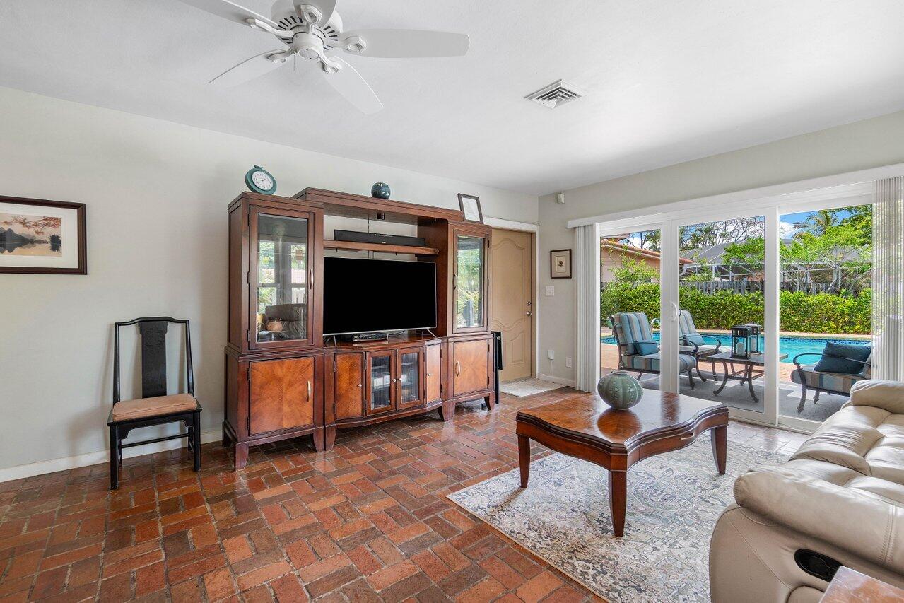 425 Northwest 11th Street Boca Raton, FL 33432 - Photo 14 of 34 Family Room