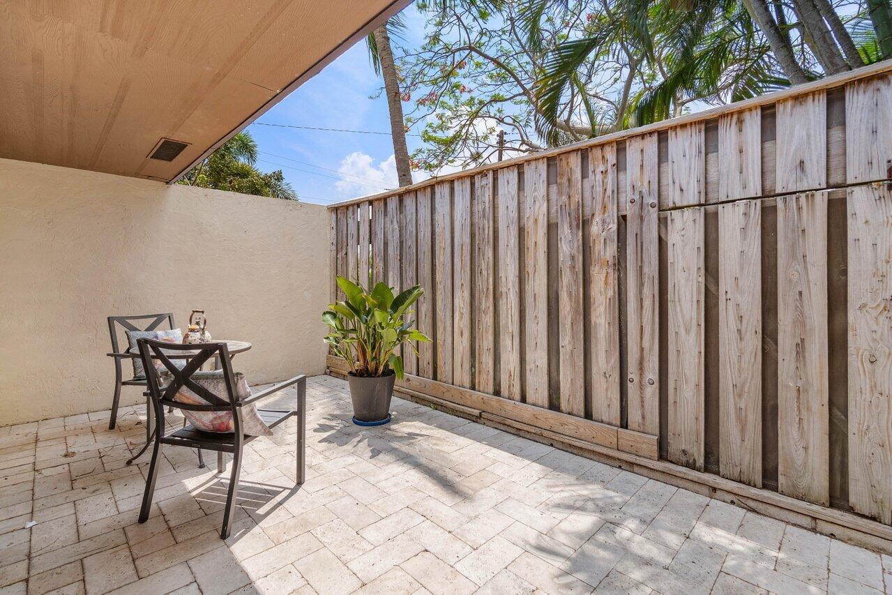 425 Northwest 11th Street Boca Raton, FL 33432 - Photo 23 of 34 Patio off Primary