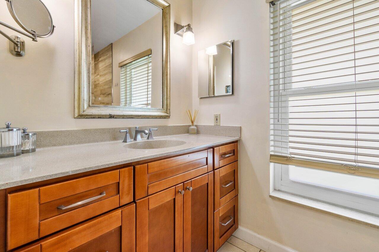 425 Northwest 11th Street Boca Raton, FL 33432 - Photo 24 of 34 Primary Bath