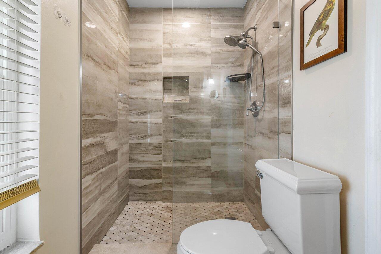 425 Northwest 11th Street Boca Raton, FL 33432 - Photo 25 of 34 Primary Bath