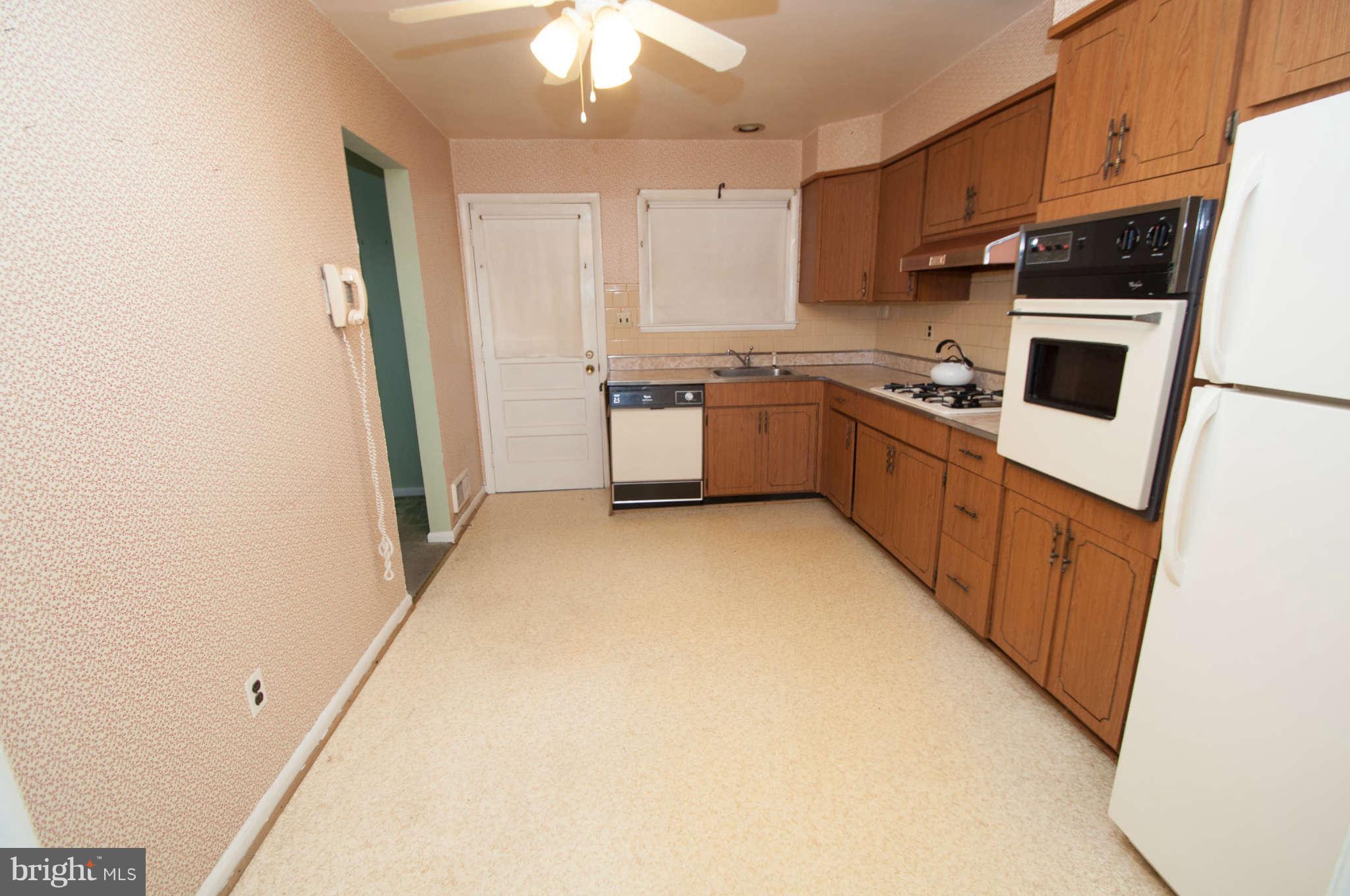 3320 Ripple Road Baltimore, MD 21244 - Photo 4 of 12 Kitchen