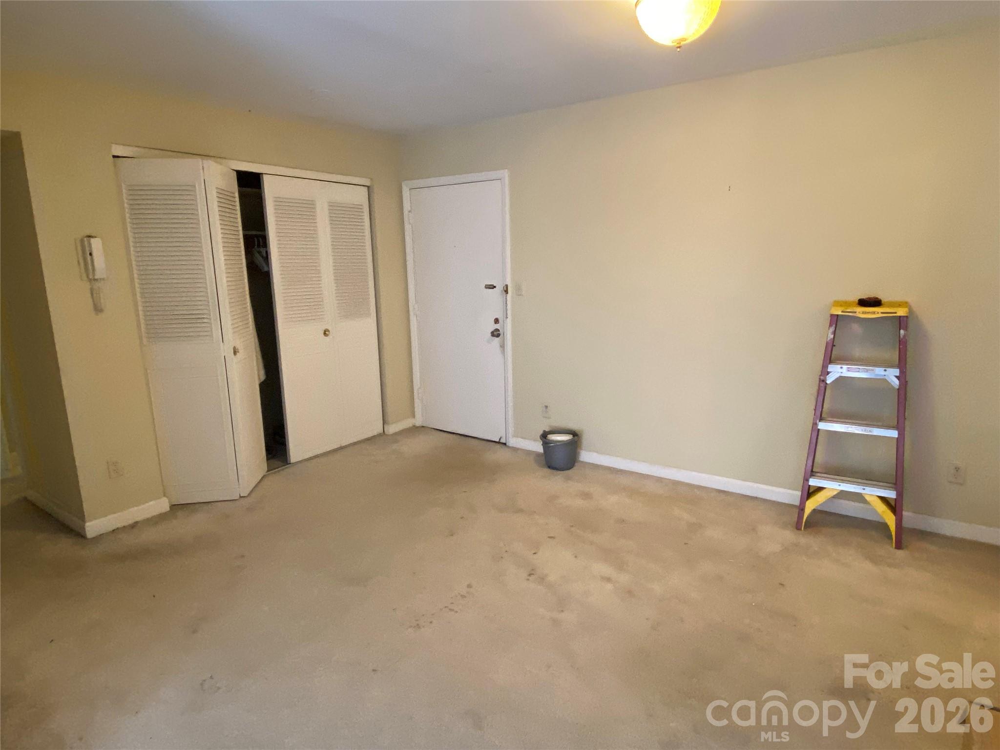 1323 Queens Road, Unit 208 Charlotte, NC 28207 - Photo 5 of 12 Gallery Image 5