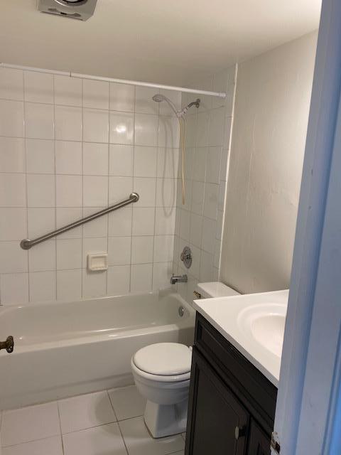 521 Northeast 45th Street, Unit 1 Boca Raton, FL 33431 - Photo 14 of 15 Guest Bath
