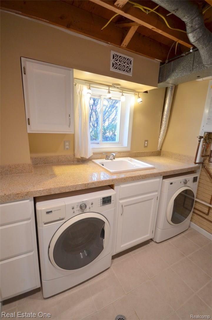 8478 Smethwick Road Sterling Heights, MI 48312 - Photo 20 of 23 21 Laundry.JPG