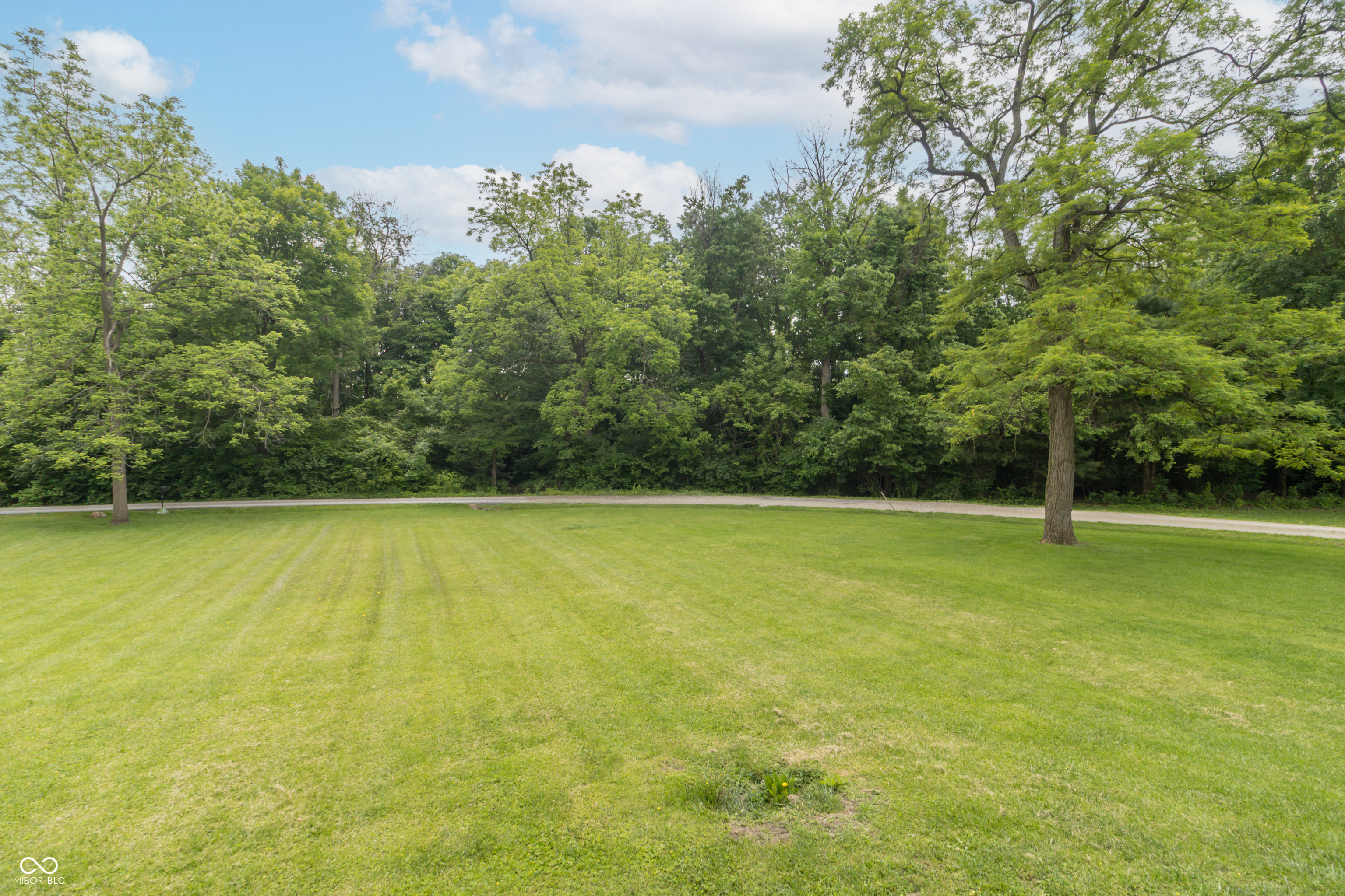 405 South Old Trails Road Indianapolis, IN 46219 - Photo 9 of 37 Gallery Image 9