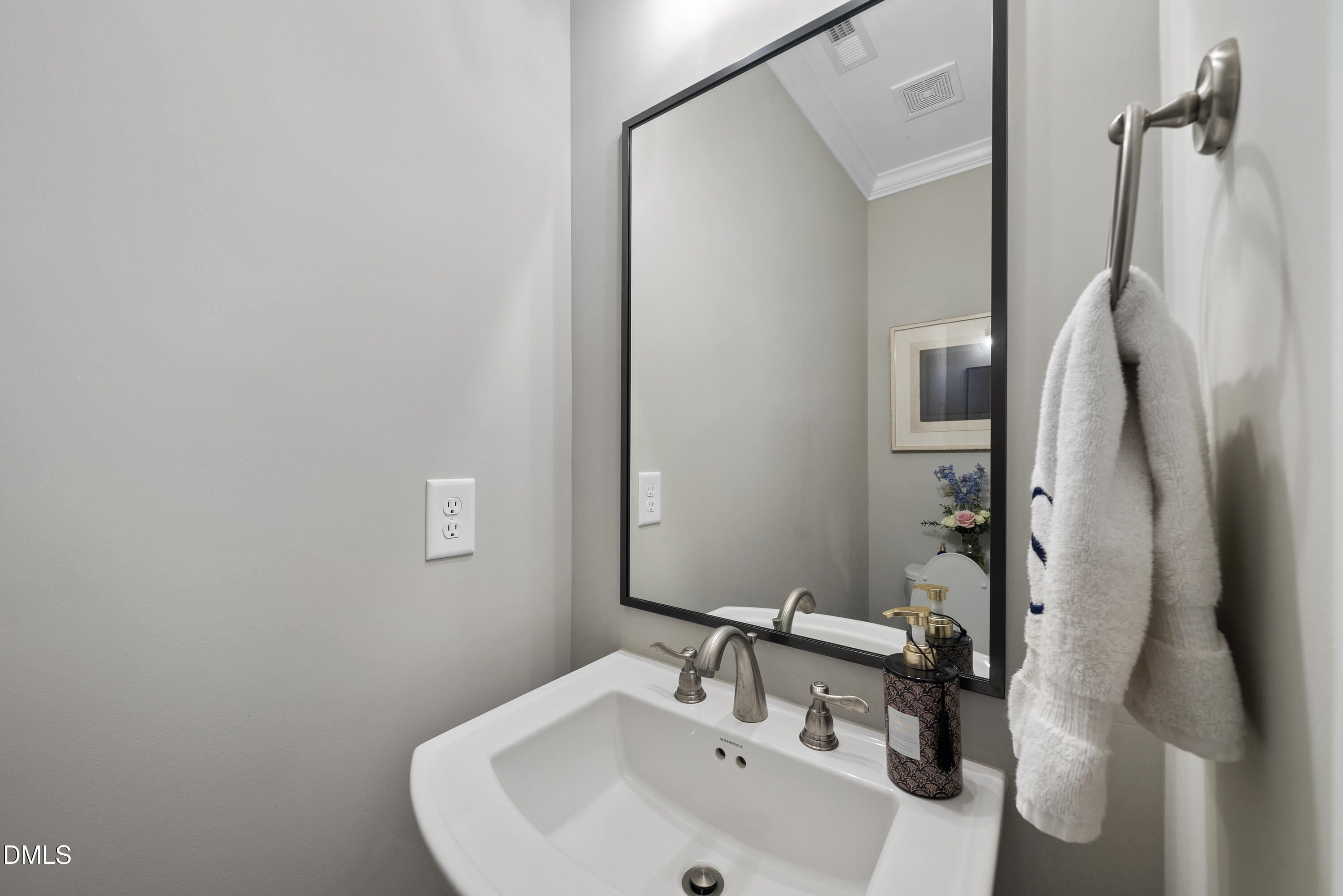 1609 Wooster Street Raleigh, NC 27607 - Photo 18 of 37 DSC01435