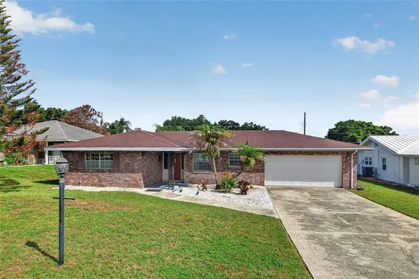$369,000 | 516 Alachua Drive, Winter Haven, FL 33884