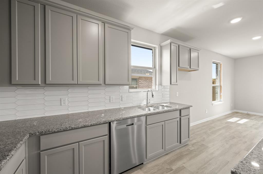 3113 Hawkview Drive Cleburne, TX 76031 - Photo 9 of 27 3113 Hawkview- Kitchen-6
