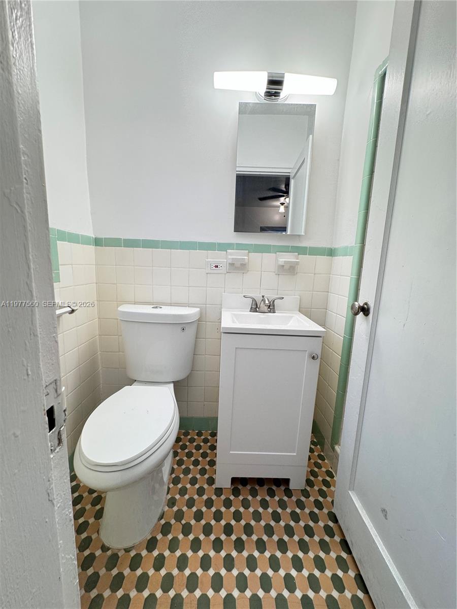 2652 Southwest 23rd Avenue, Unit BACK Miami, FL 33133 - Photo 4 of 11