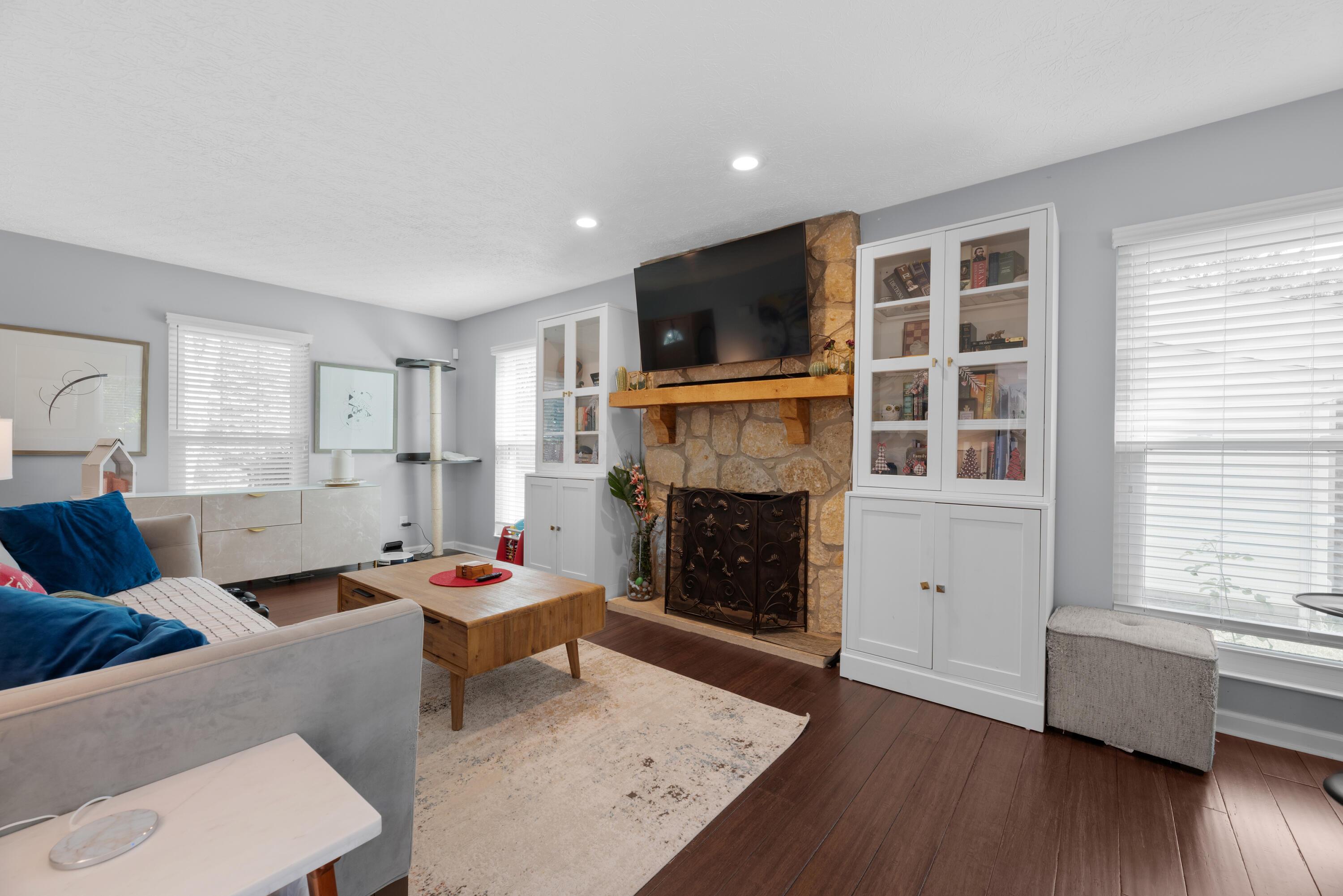 3823 Ramblehurst Road Columbus, OH 43221 - Photo 5 of 34 MNT_8182