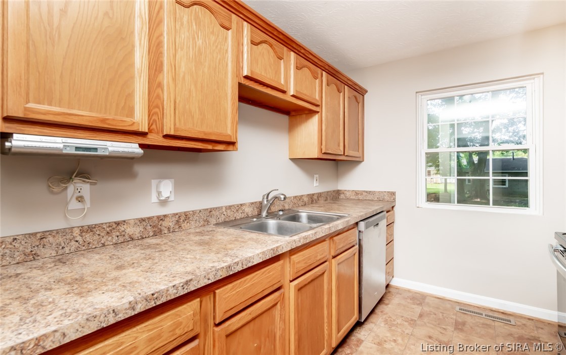 717 Kent Street New Albany, IN 47150 - Photo 14 of 60