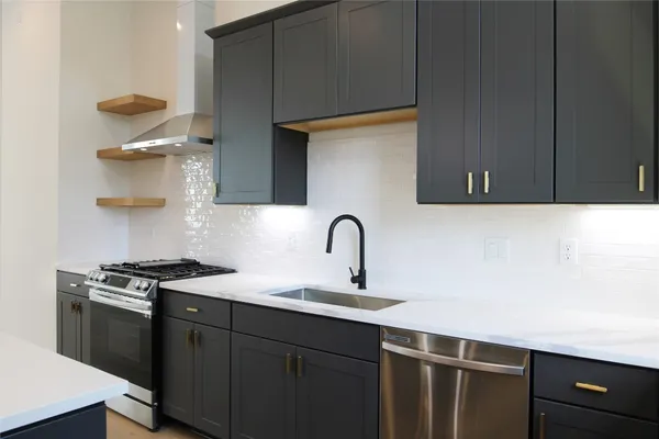 $3,400 | 326 Eastwood Street, Houston, TX 77011