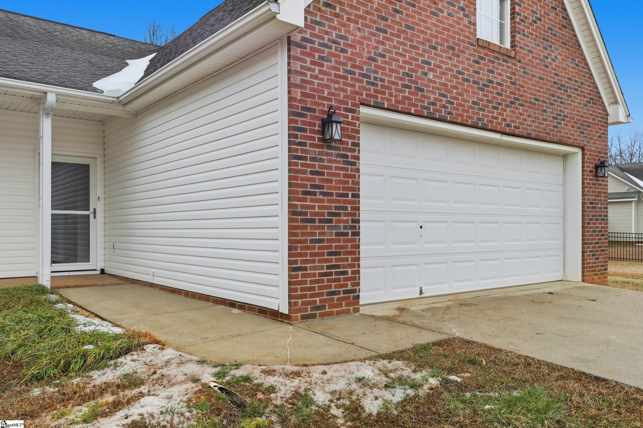 504 Log Shoals Road Greenville, SC 29607 - Photo 2 of 35