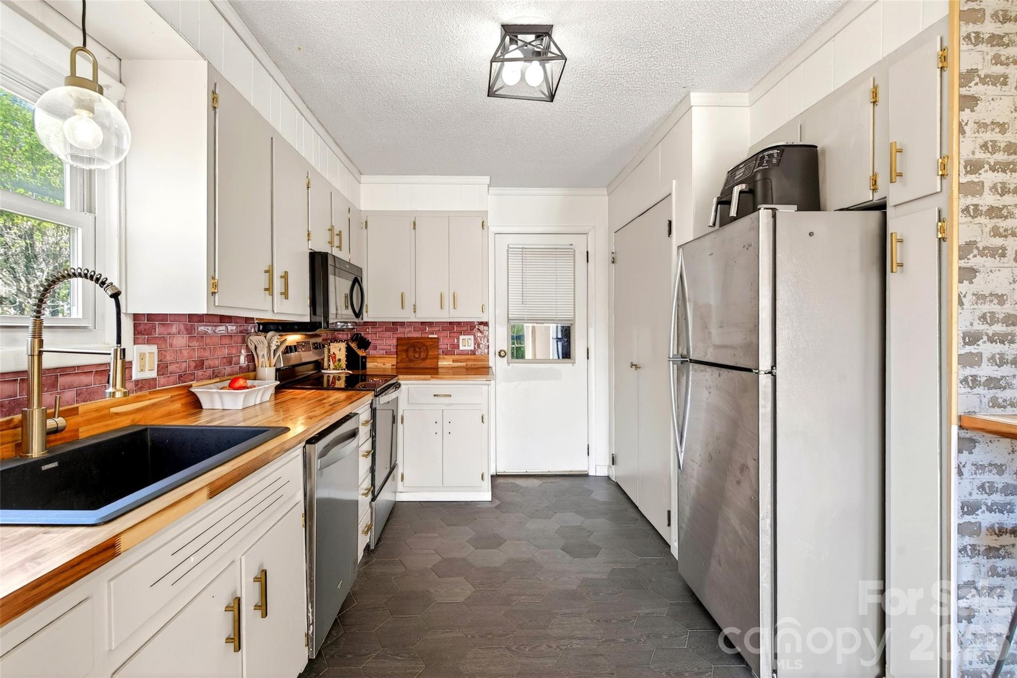 1191 Dale Road Spruce Pine, NC 28777 - Photo 14 of 41