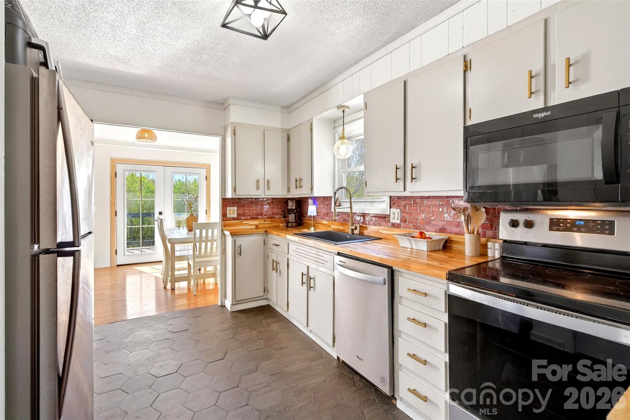 1191 Dale Road Spruce Pine, NC 28777 - Photo 16 of 41