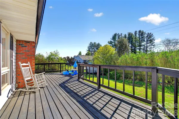 $400,000 | 1191 Dale Road, Spruce Pine, NC 28777