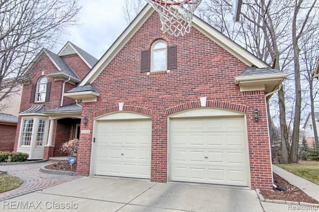 1088 Chesapeake Rochester, MI 48307 - Photo 36 of 41 2_Car_Garage.jpg