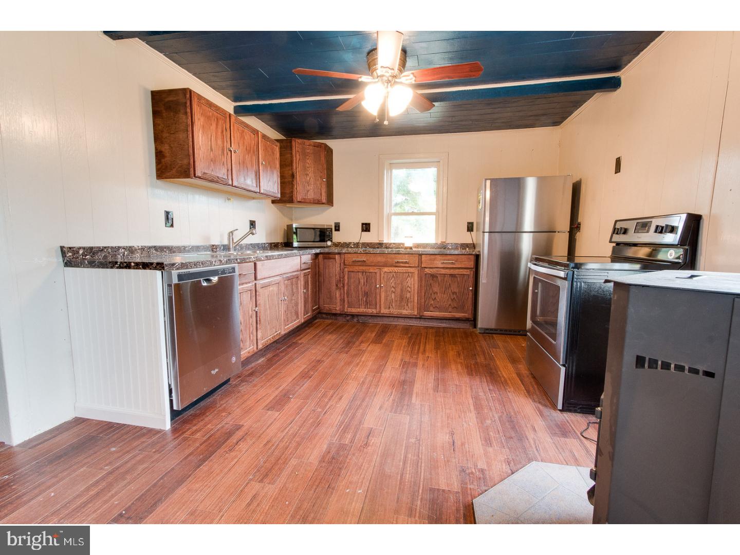 997 Mountain Road Pine Grove, PA 17963 - Photo 14 of 25 Gallery Image 14
