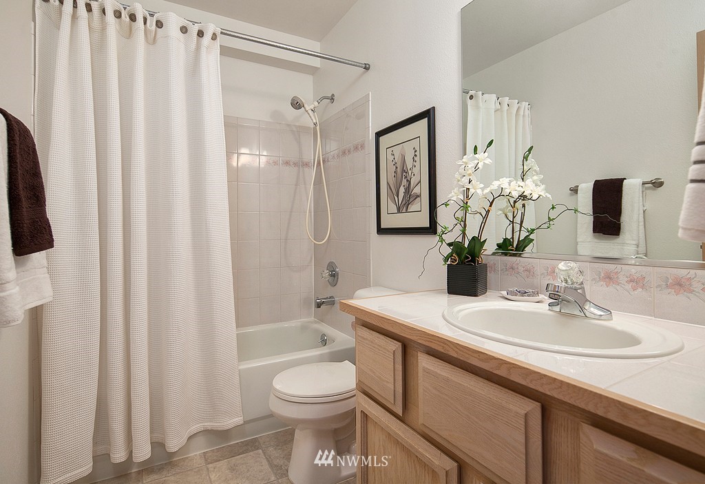 18930 114th Court Southeast Renton, WA 98055 - Photo 13 of 18