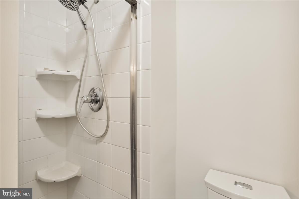18 Kinsman View Circle Silver Spring, MD 20901 - Photo 23 of 58