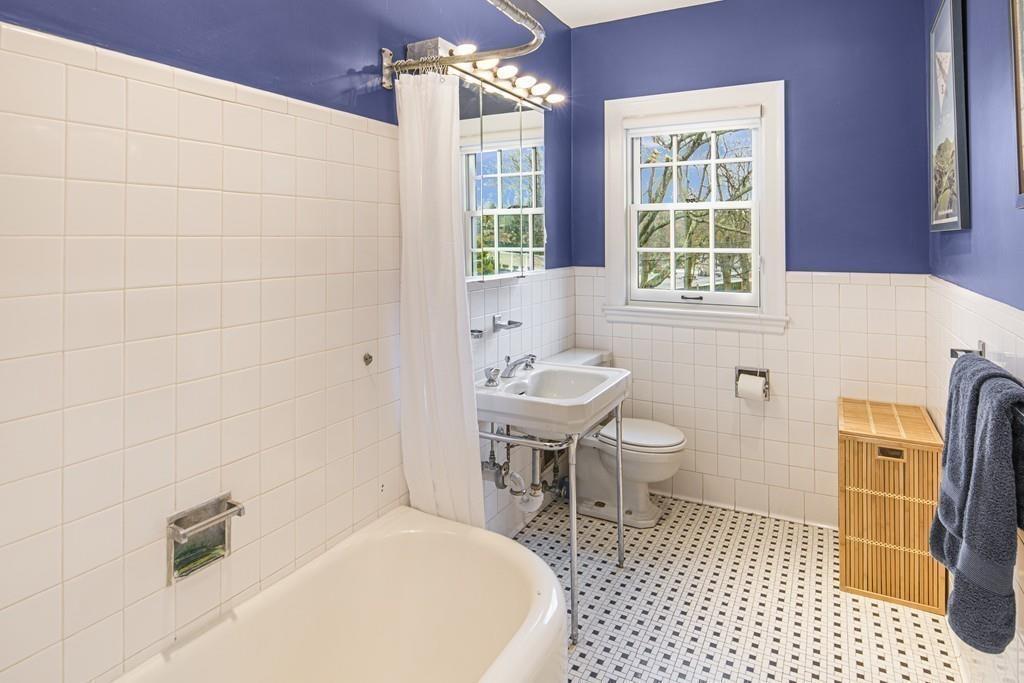 7 Fairway Road Brookline, MA 02467 - Photo 27 of 34