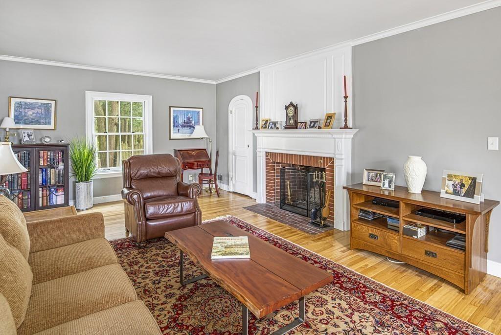 7 Fairway Road Brookline, MA 02467 - Photo 4 of 34