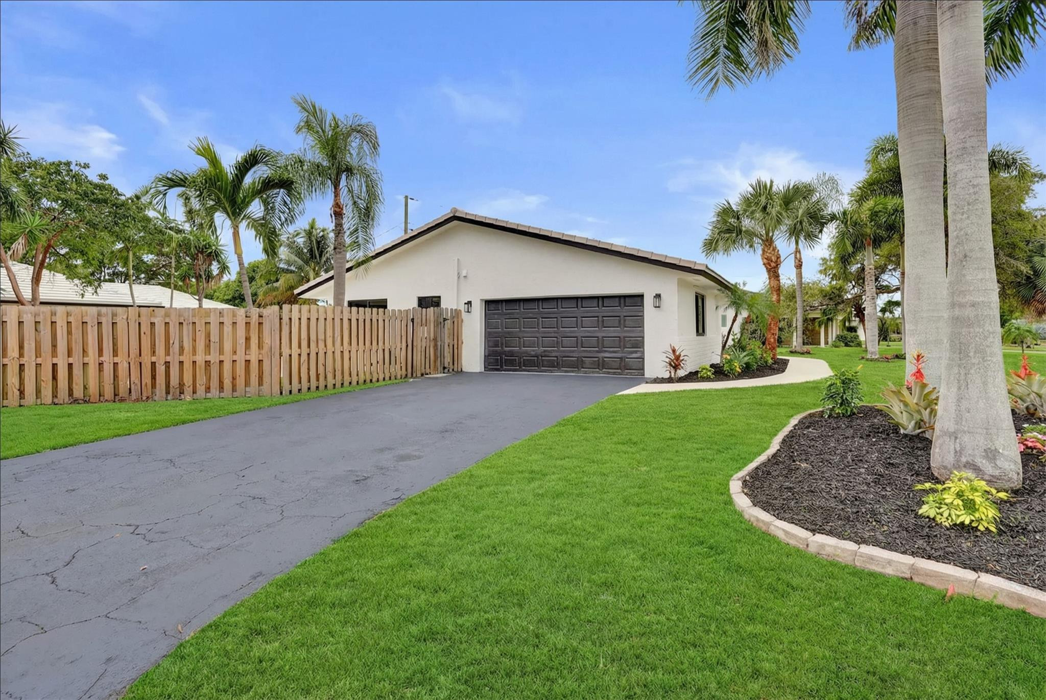 518 Linnet Circle Delray Beach, FL 33444 - Photo 2 of 72 Virtual