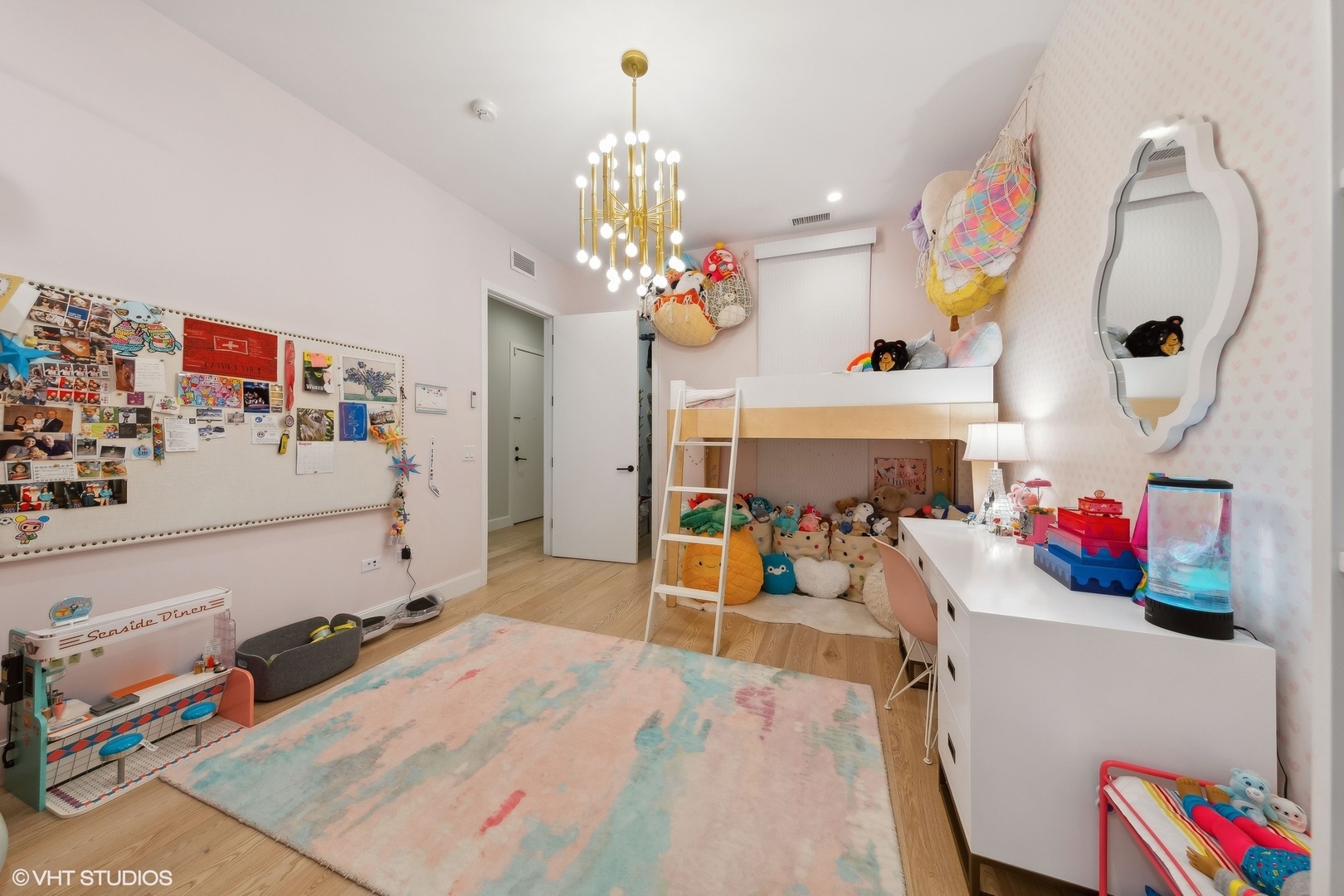 35 North Aberdeen Street, Unit 2S Chicago, IL 60607 - Photo 36 of 46 a view of a room with gym equipment