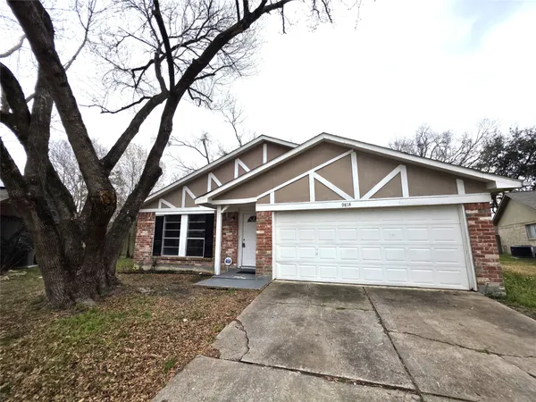 $1,725 | 9814 Kiwi Lane, Conroe, TX 77385